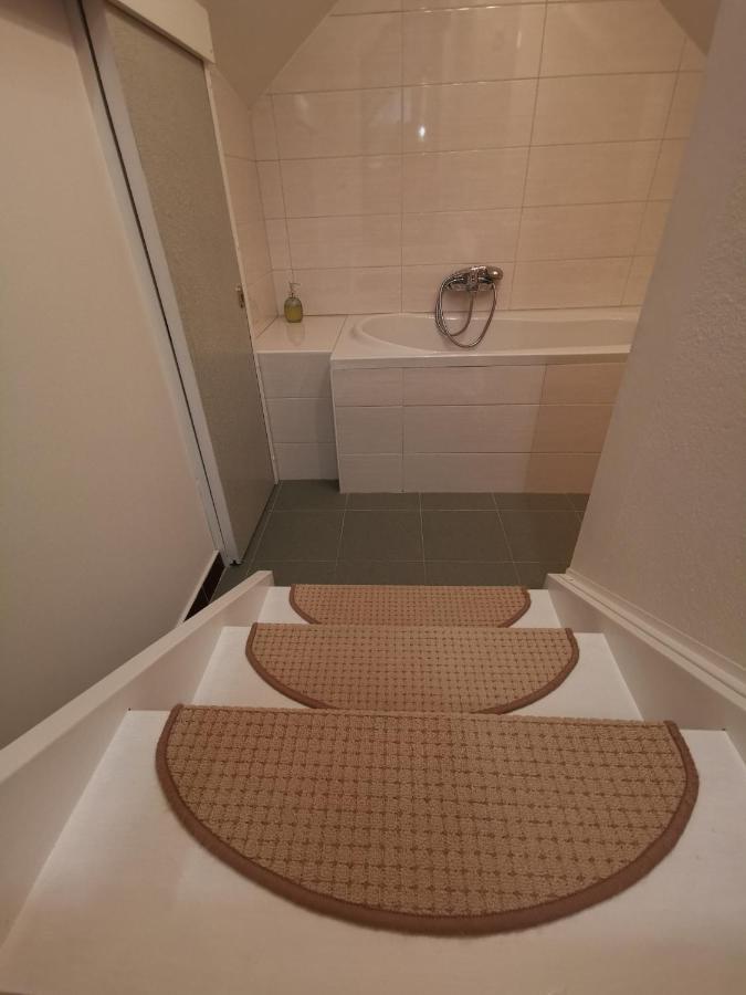 Apartmaji Mak 耶塞尼采 外观 照片