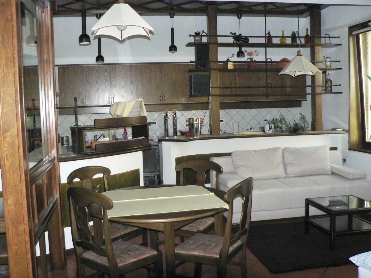 Apartmaji Mak 耶塞尼采 外观 照片